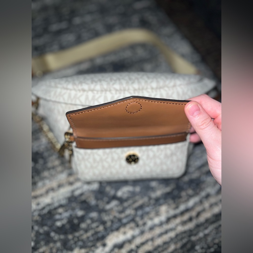 Michael Kors belt bag - Picture 3 of 5